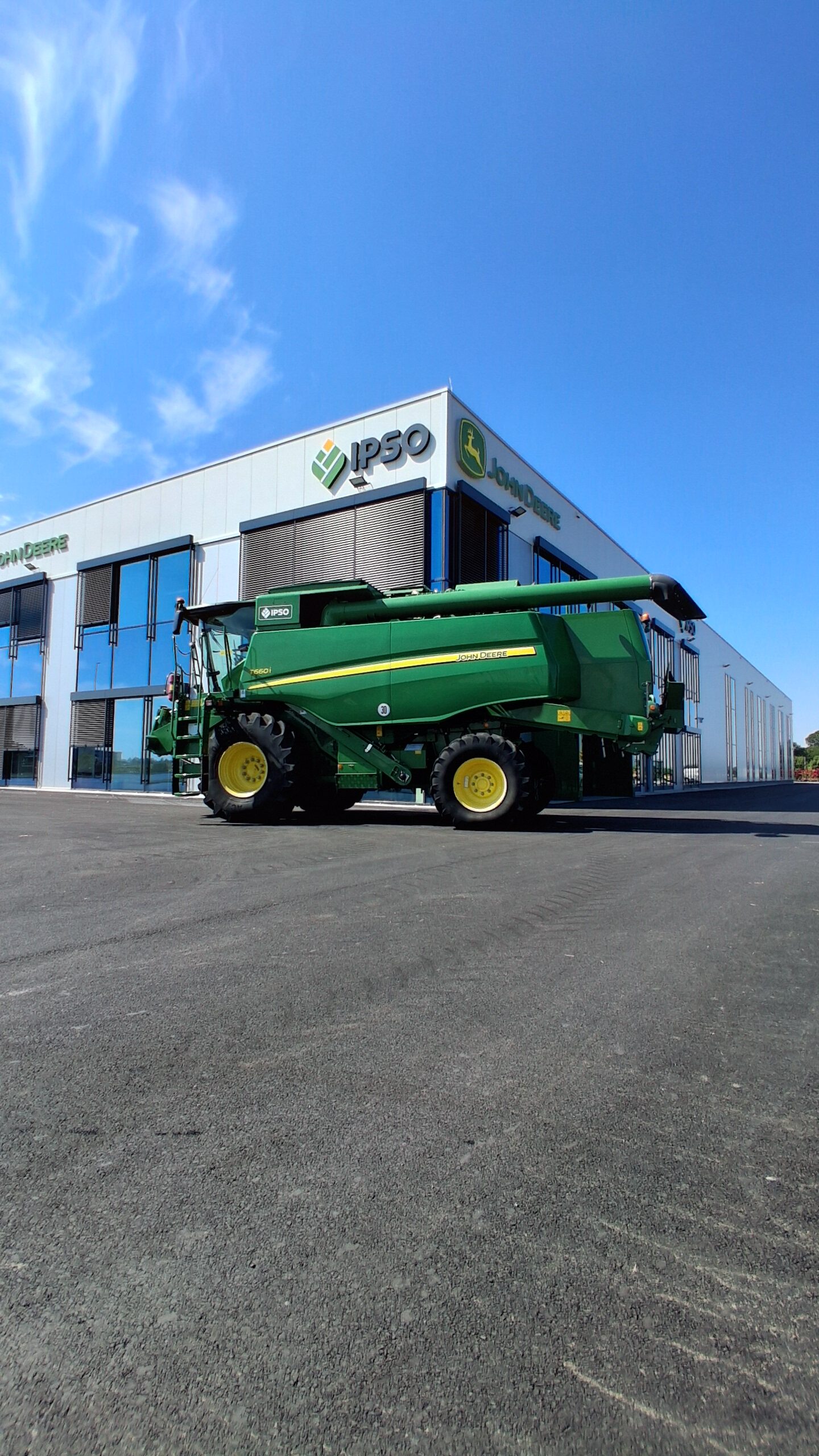 John Deere T660i