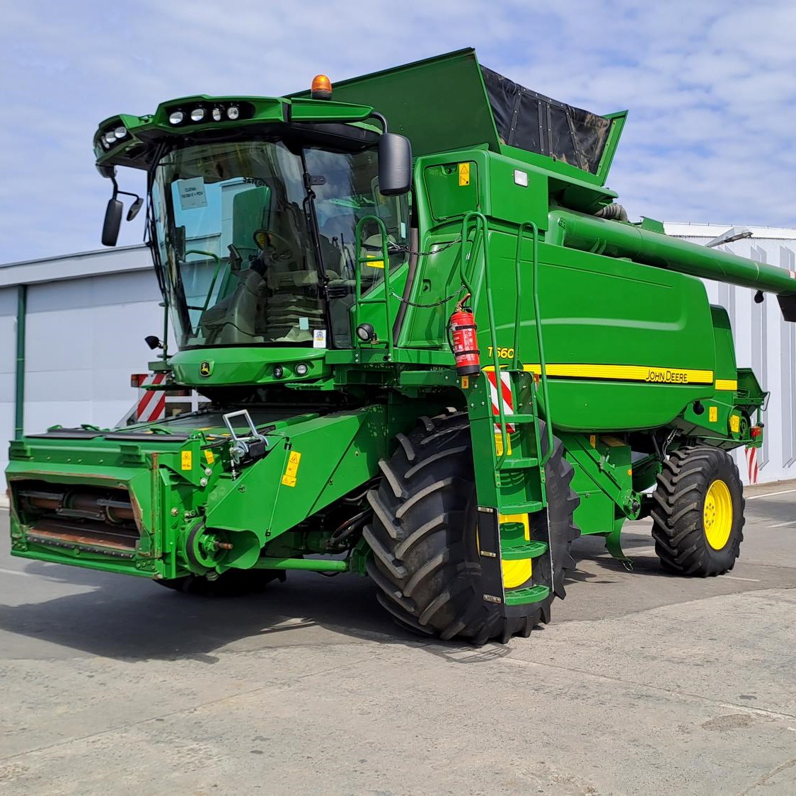 John Deere T660i